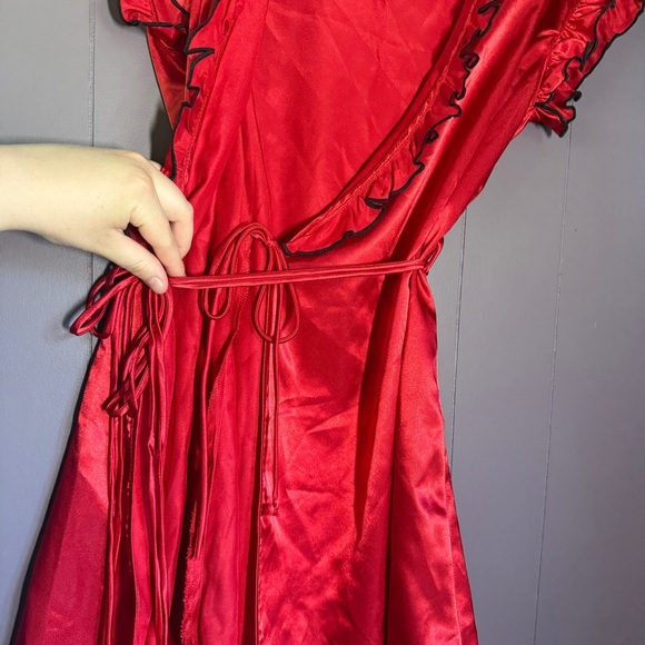Vintage Y2K Red Satin Wrap Robe by Cinema Etoile Seductivewear – Size Large - Picture 6 of 6